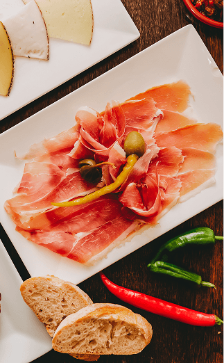 restaurant-food-tapas-flatlay-ham