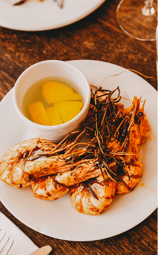 restaurant-food-tapas-flatlay-prawns
